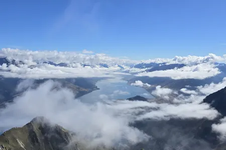 Classic Corner Peak 