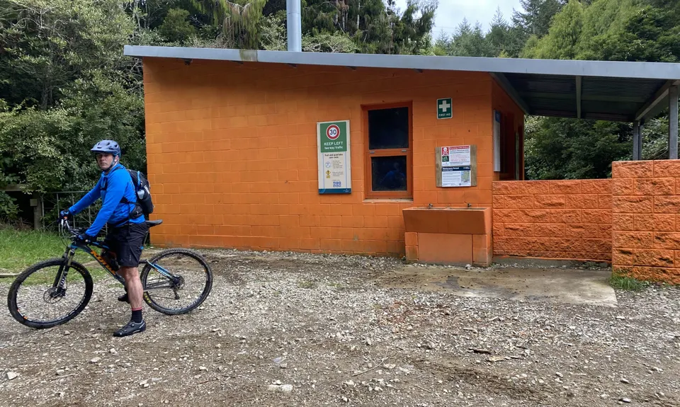 Orange Hut via Perhams, Wellington