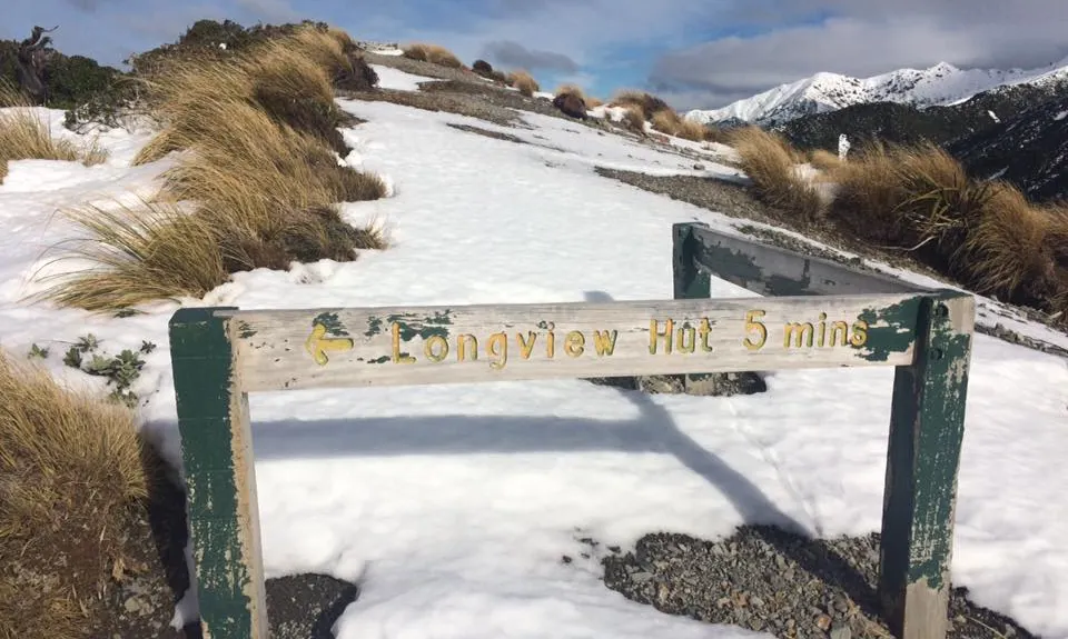 Longview Hut, Hawkes Bay