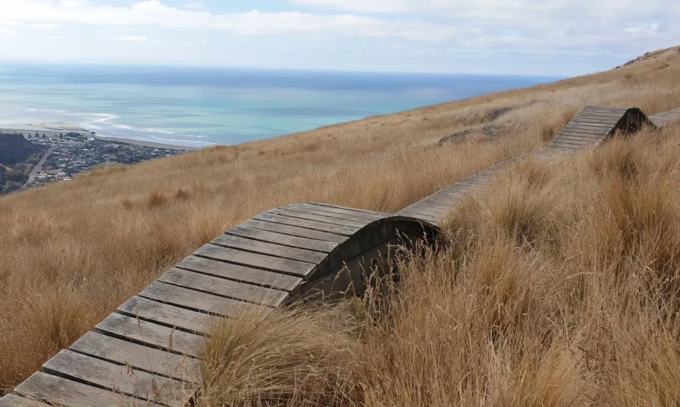 Horse Longitudes, Canterbury