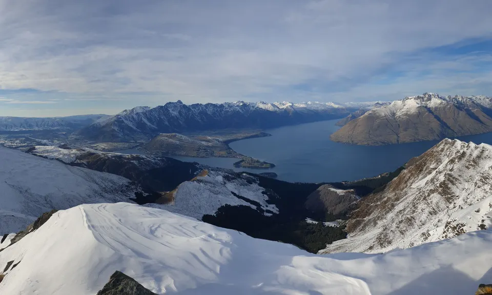 Moonlighting around Bowen Peak, Otago