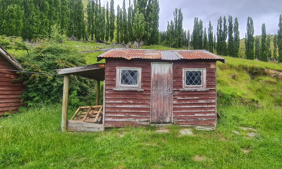 Moonlighting to Sefferstown, Otago