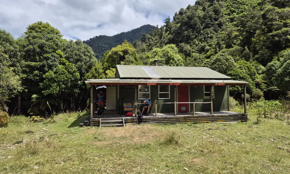 Central Te Hoe Hut