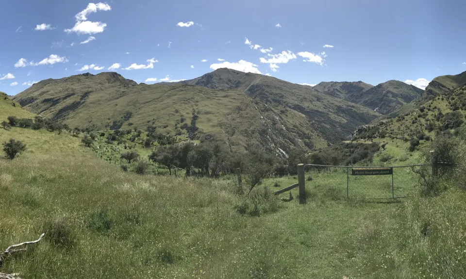 Moonlighting around Bowen Peak, Otago