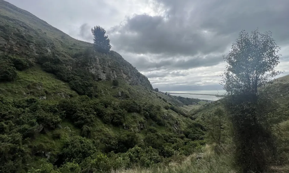 Clan of the Cave Runner, Canterbury