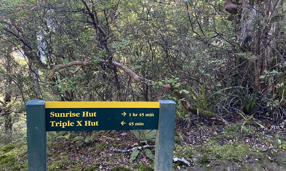 Sunrise Hut, Hawkes Bay