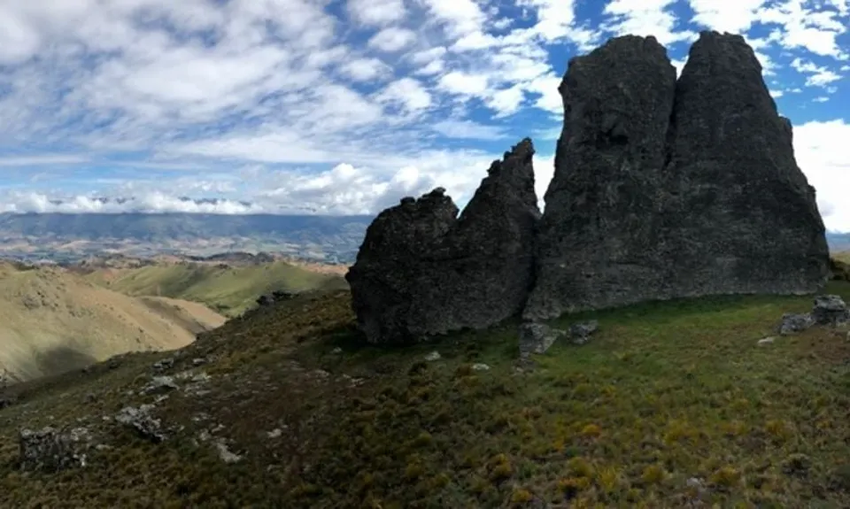 Mt Apiti via Castle Rock , Otago