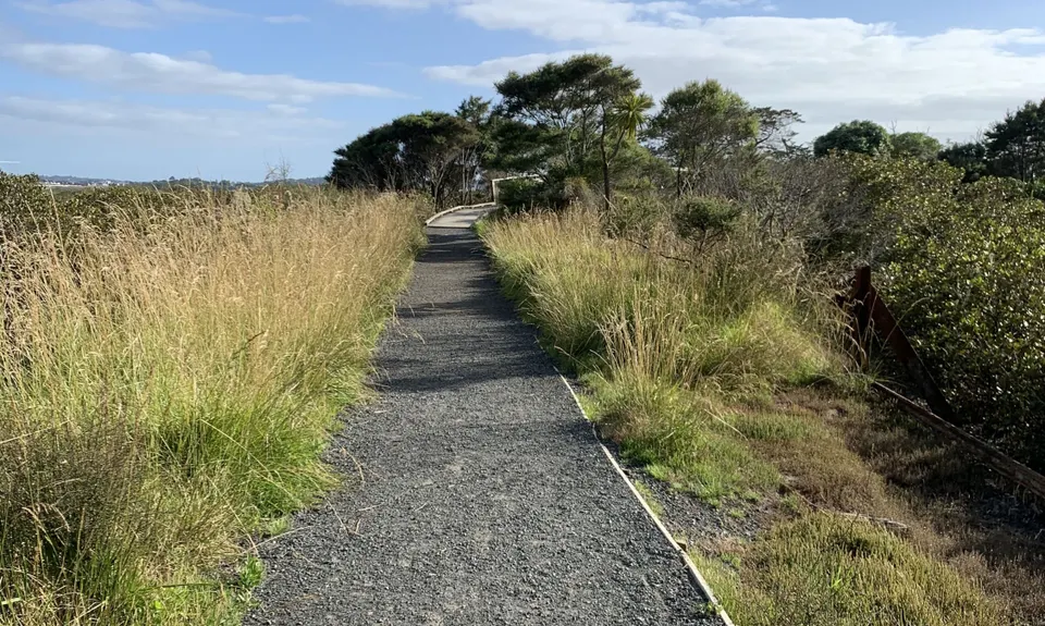 Around the Outside at Te Atatu, Auckland
