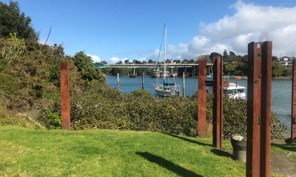 Partial Lunacy Mission, Auckland