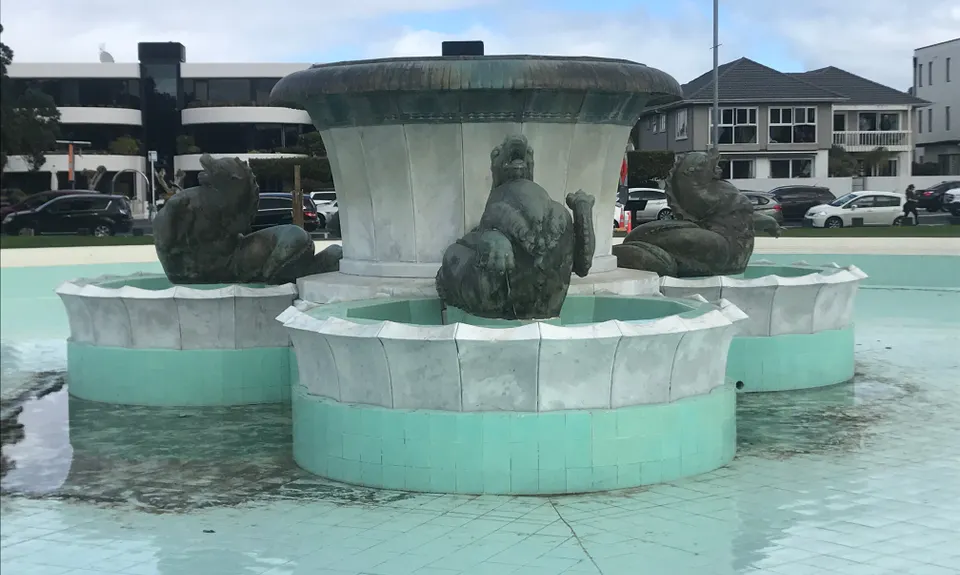 Partial Lunacy Mission, Auckland