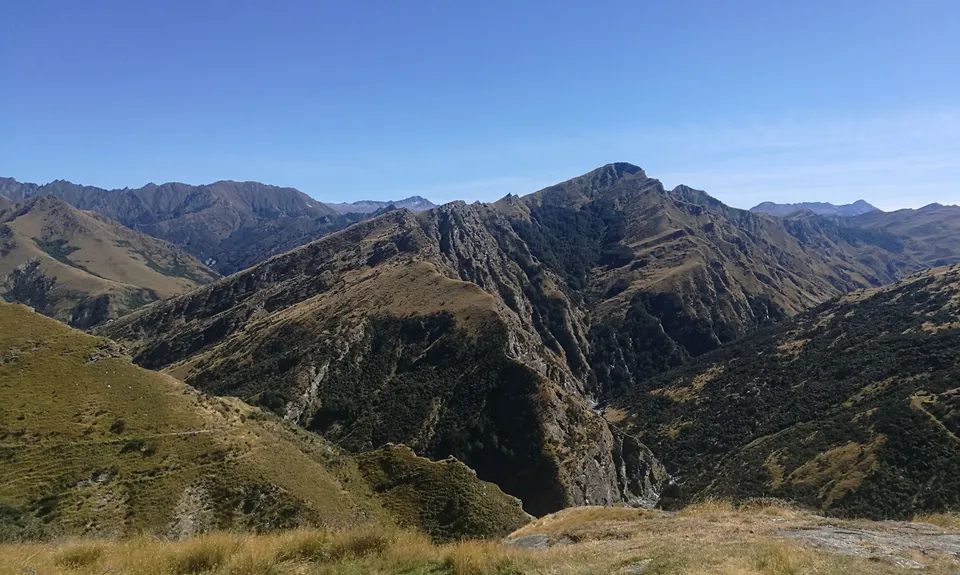 Moonlighting around Bowen Peak, Otago