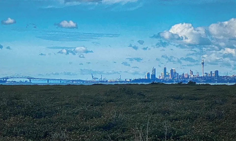Around the Outside at Te Atatu, Auckland
