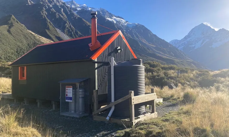 Hooker Hut, Canterbury
