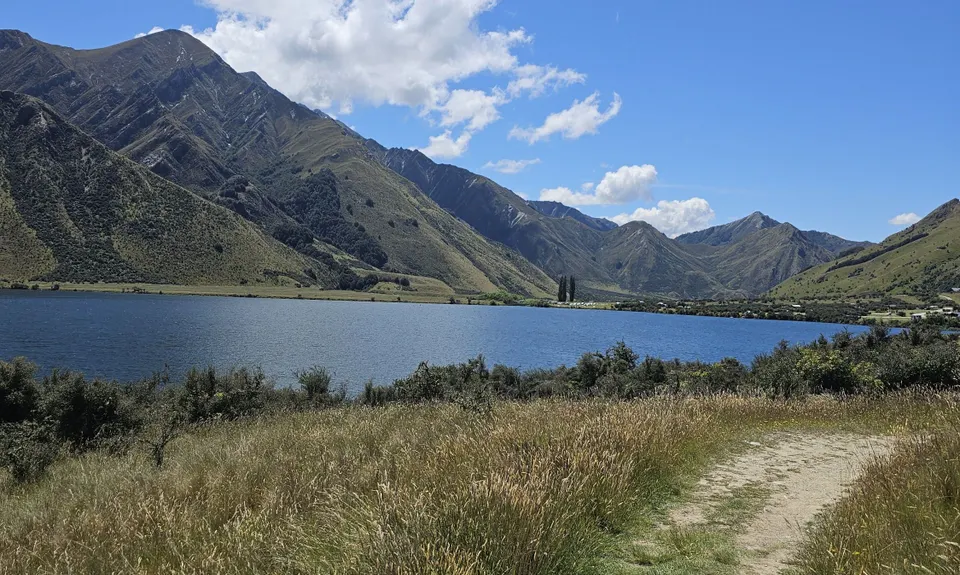 Loopin' Moke Lake, Otago
