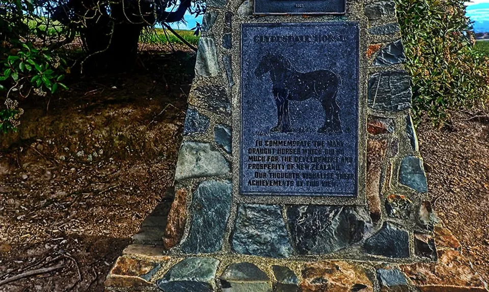 Harvey Moore Whitehorse Loop, Canterbury