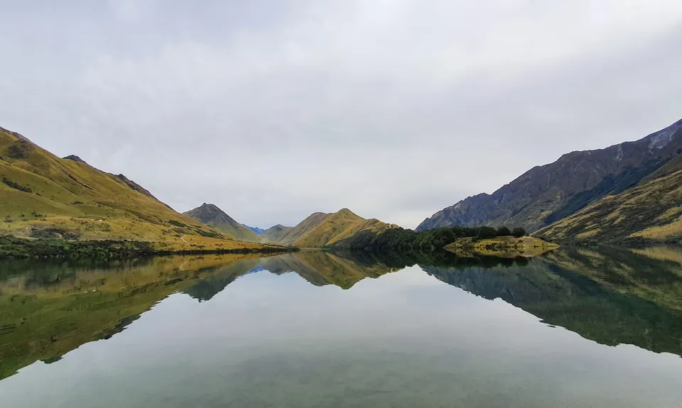 Loopin' Moke Lake, Otago