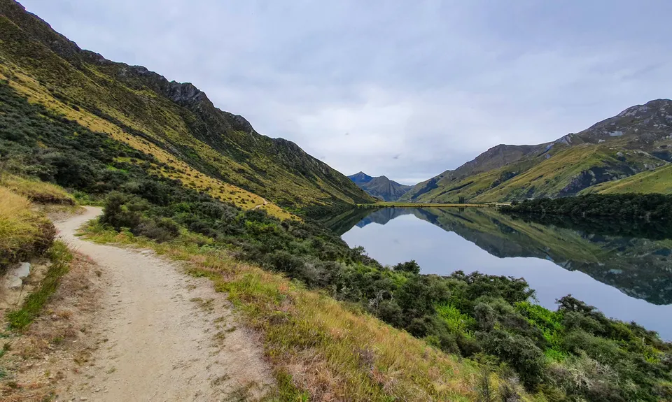 Loopin' Moke Lake, Otago
