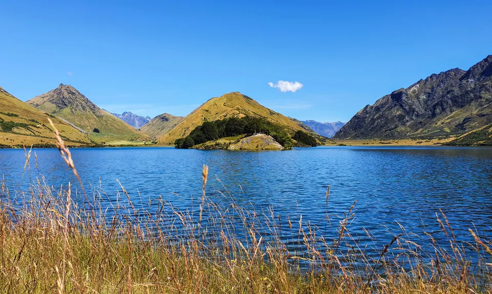 Loopin' Moke Lake, Otago