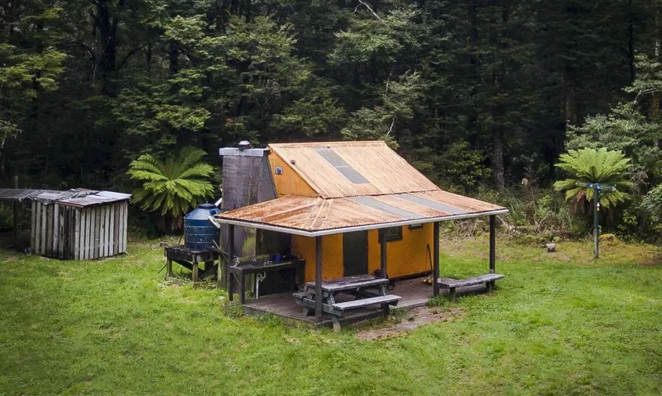 Rogers Hut (Te Wairoa)