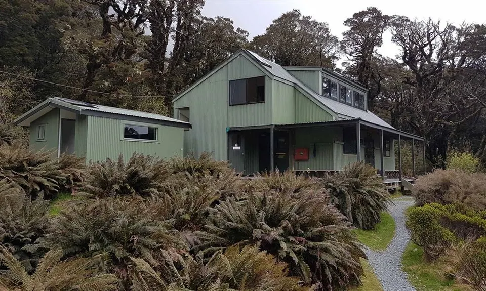 Lake Mackenzie Hut