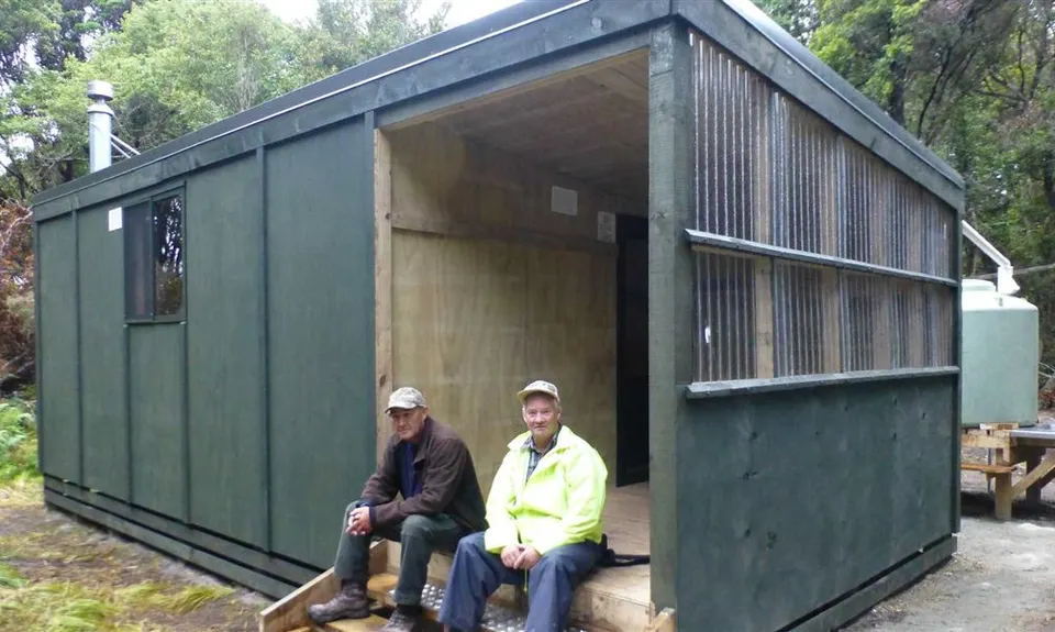Smoky Hunters Hut