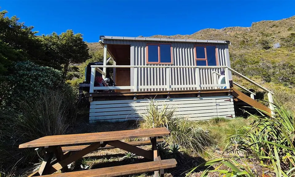 Buckland Peak Hut