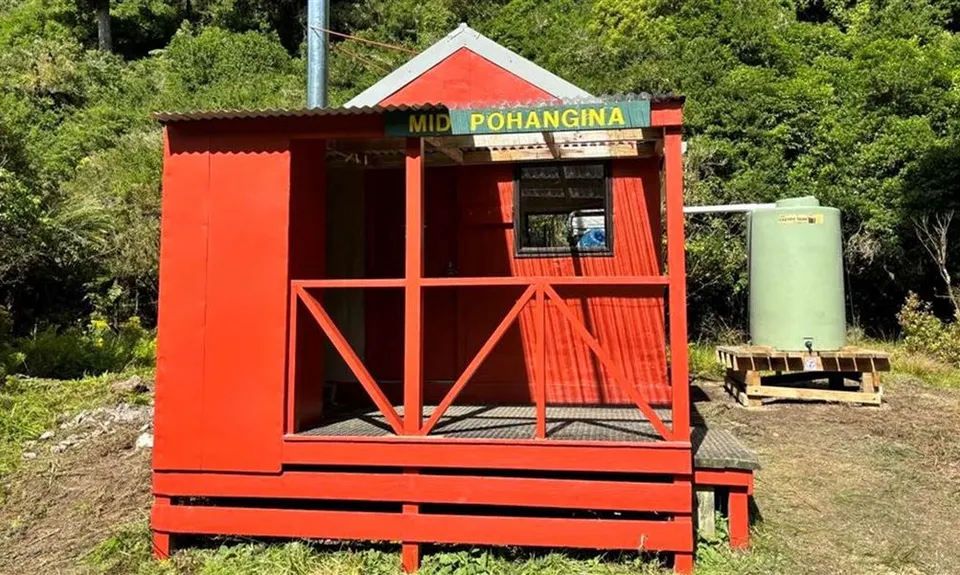 Mid Pohangina Hut