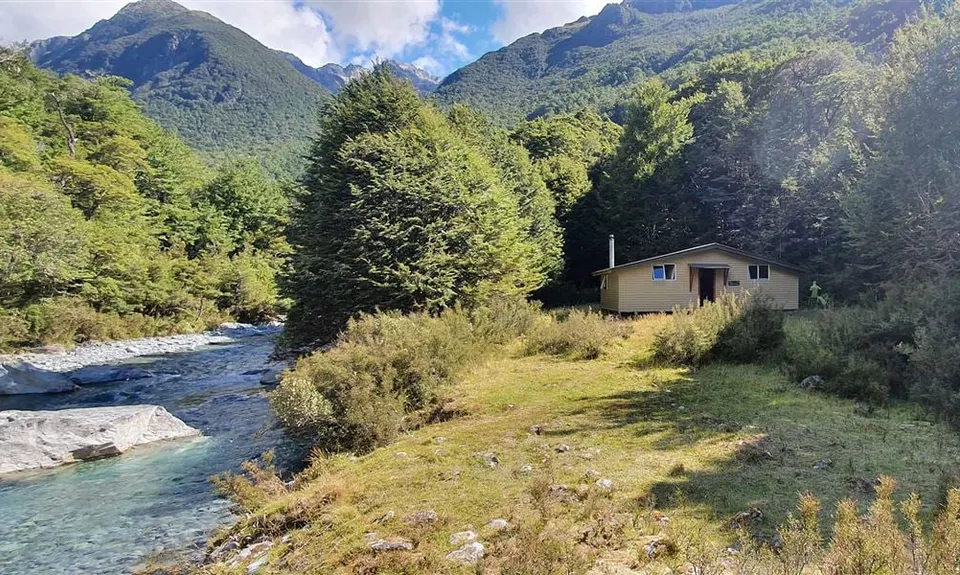 George Lyon Hut