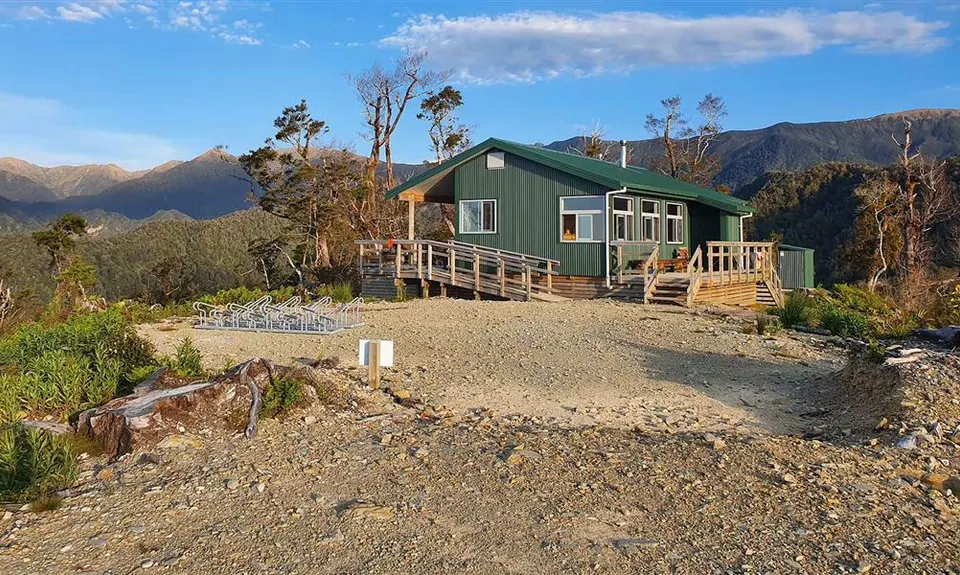 Pororari Hut