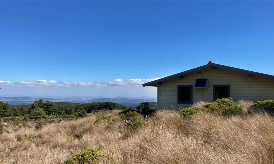 Mangaehuehu Hut