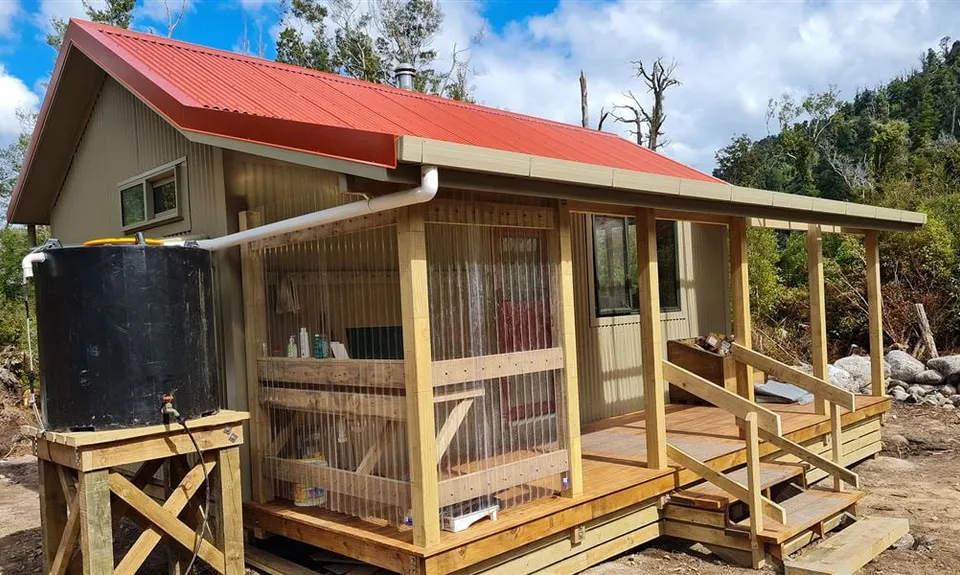 Belltown Manunui Hut