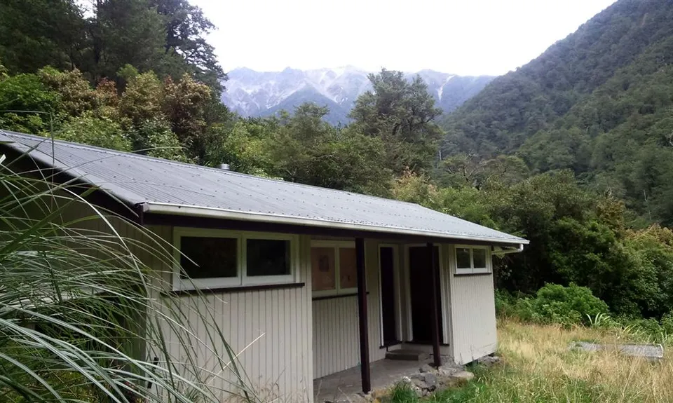 Waipawa Forks Hut