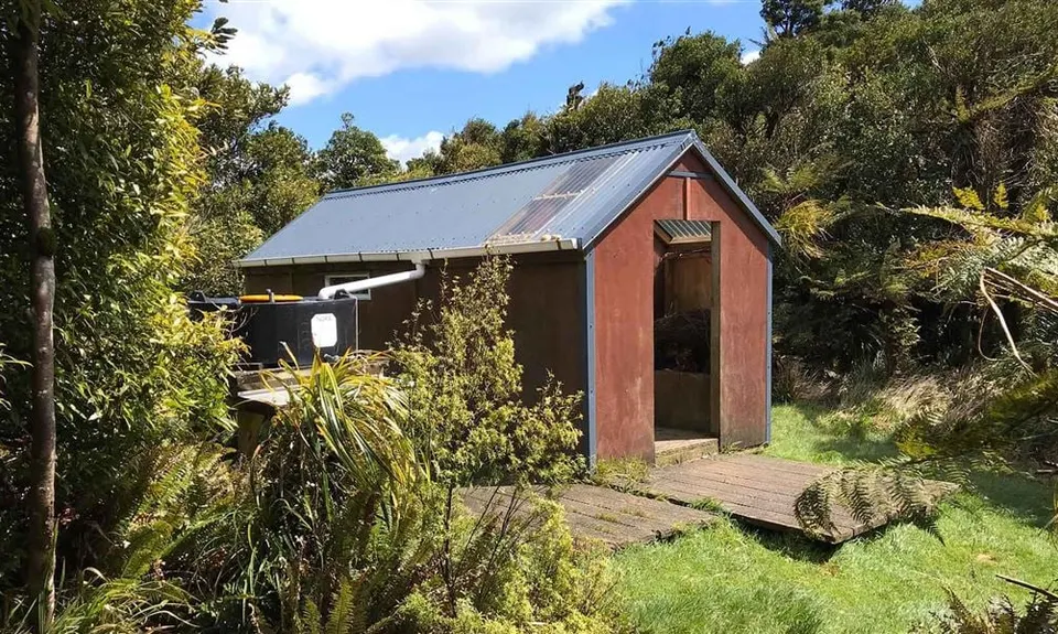 Motutapere Hut