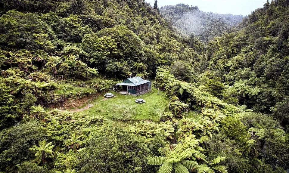 Pakihi Hut
