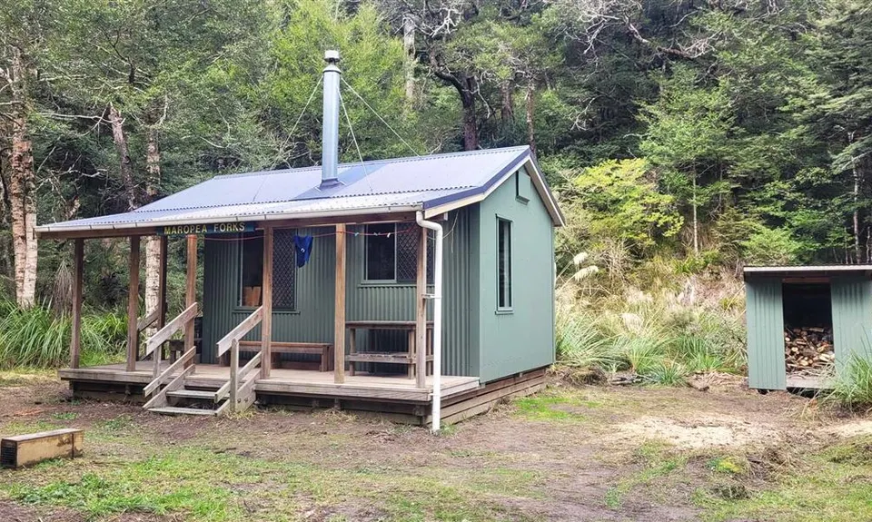 Maropea Forks Hut