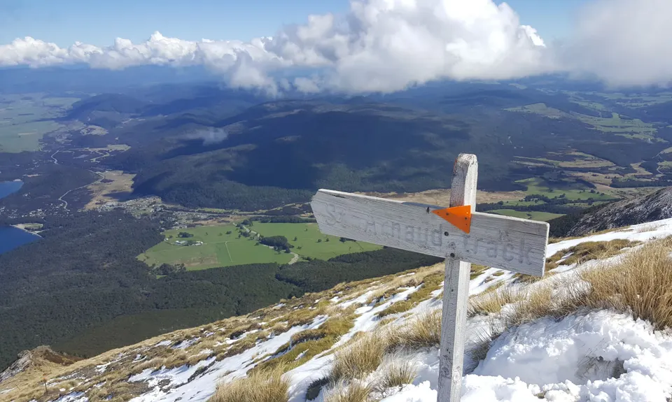 Parachute Rocks and St Arnaud Ridge, Tasman