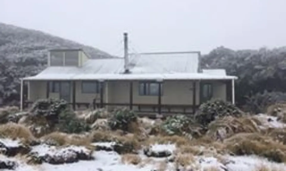 Sunrise Hut, Hawkes Bay