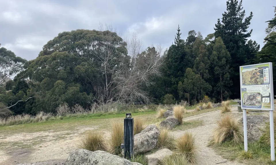 Upper East Side hill reps, Canterbury